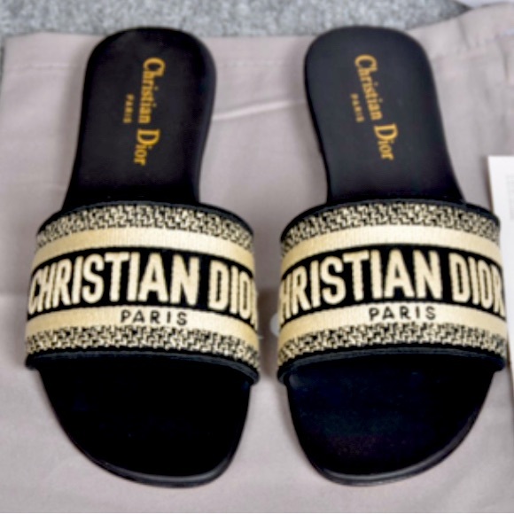 Dior slides authentic size 36 and 41 available - Picture 1 of 2